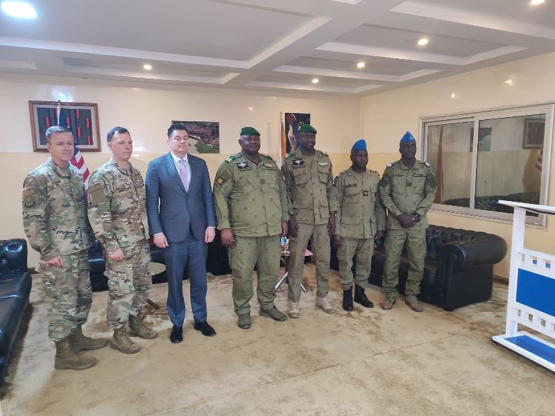 delegation_americaine_et_nigerienne_retrait_Soldats_US.jpg