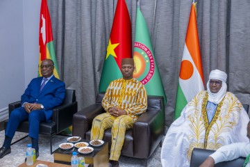 Son Excellence Professeur Komi Sélom Klassou, Président de l’Assemblée nationale de la République togolaise, accompagné de sa délégation, est arrivé cet après-midi à Niamey