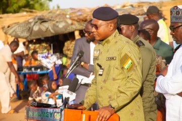 MOBILISATION GÉNÉRALE À NIAMEY : LE COLONEL BOUBACAR SOUMANA GARANKE SENSIBILISE LA POPULATION DE L'ARRONDISSEMENT COMMUNAL NIAMEY 2 !