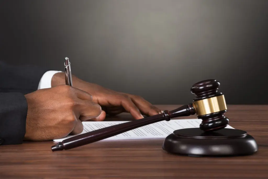 what-is-arraignment-judge-howtojustice.org_-1024x683.webp